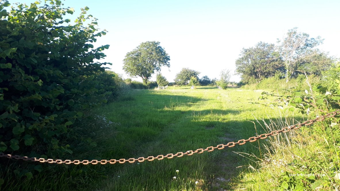 (71300) Mary - Unnamed Road — foto