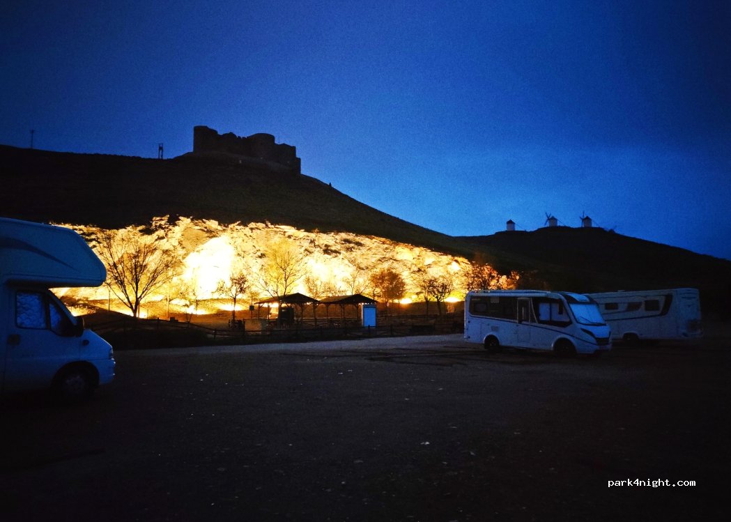 Camper Parking Consuegra — foto 3