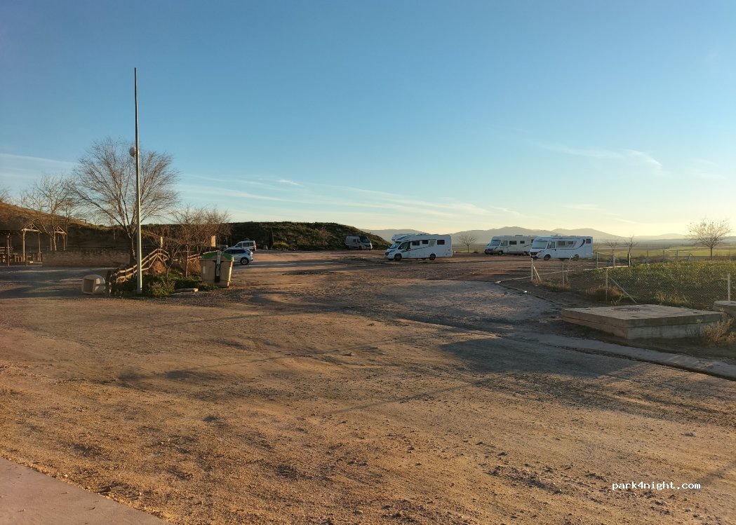 Camper Parking Consuegra — foto 4