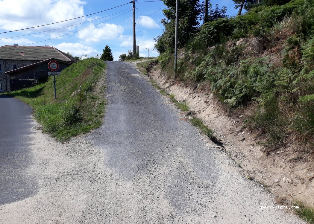 Aire de camping-car de Saint-Julien-Molhesabate — foto 2