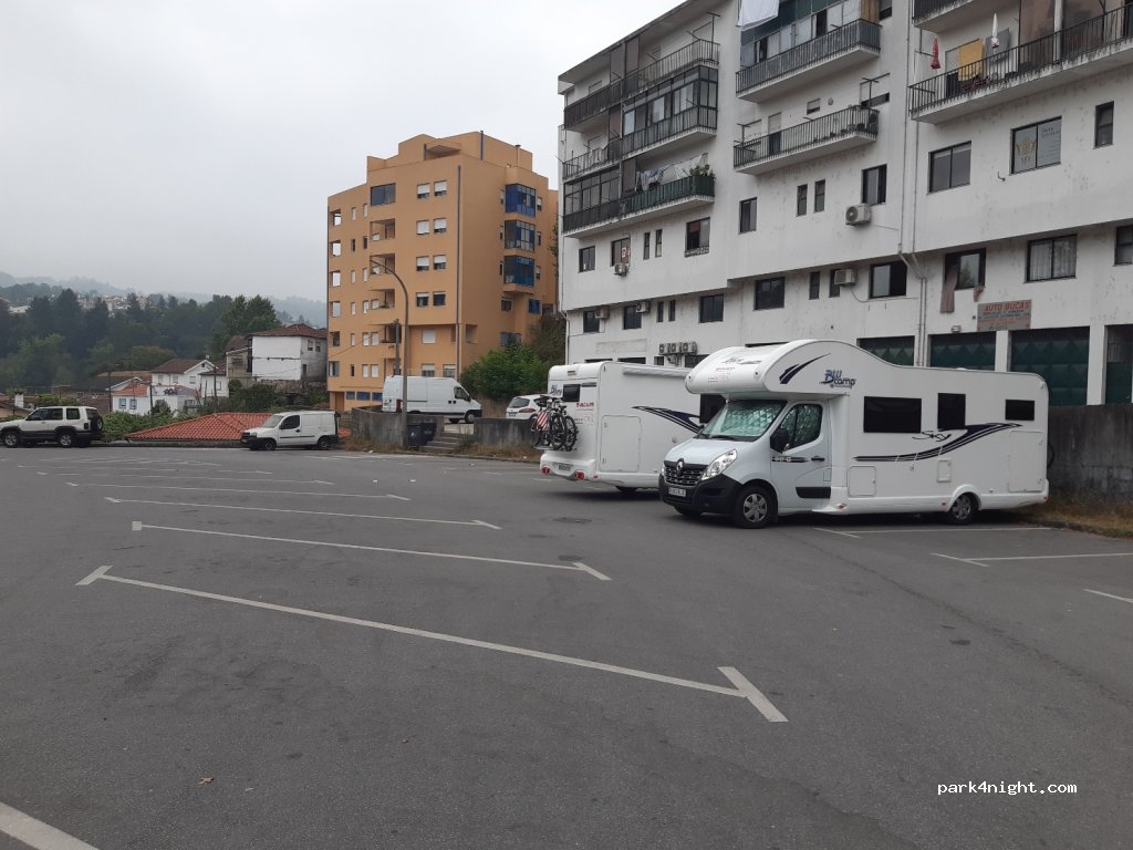(4600-752) Amarante - 121 Rua Francisco Sá Carneiro — foto