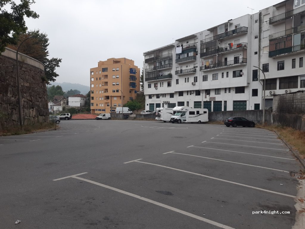 (4600-752) Amarante - 121 Rua Francisco Sá Carneiro — foto 2