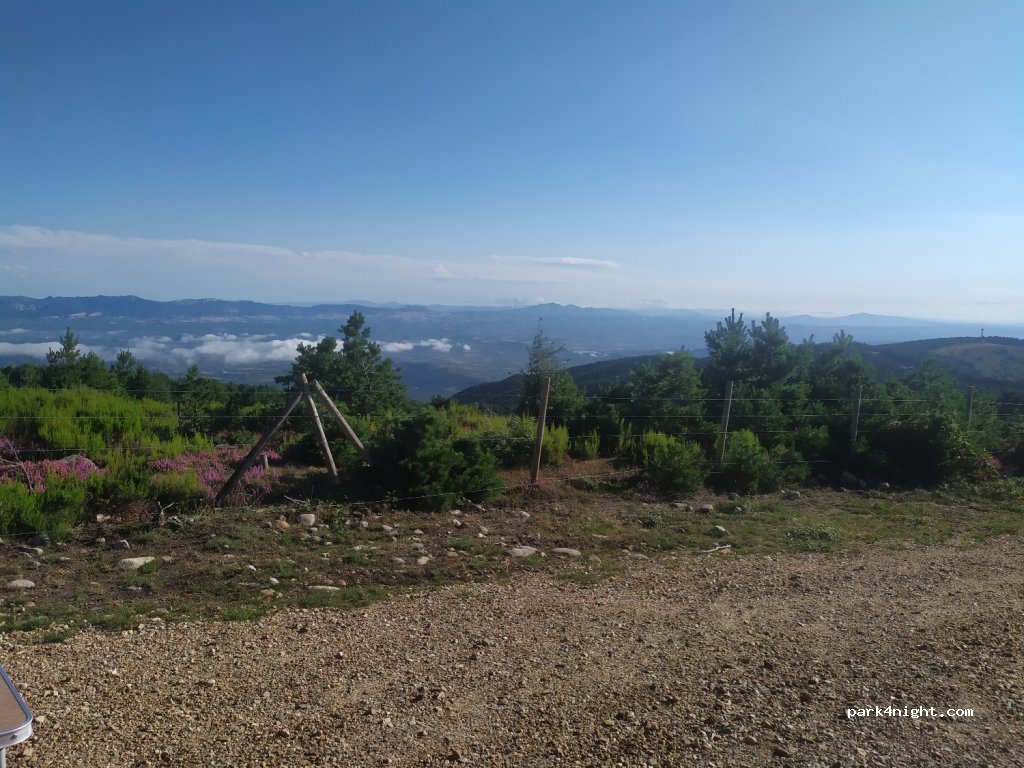 (26315) Castroviejo - Unnamed Road — foto