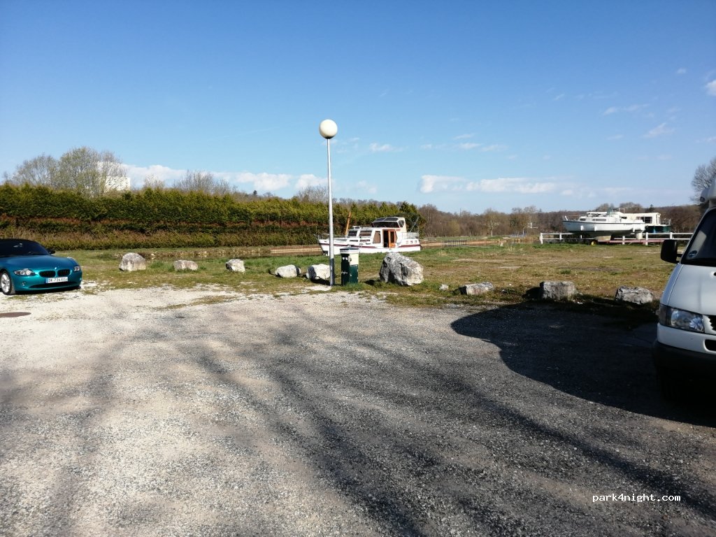 (52000) Chaumont - Faubourg de la Maladière — foto 3