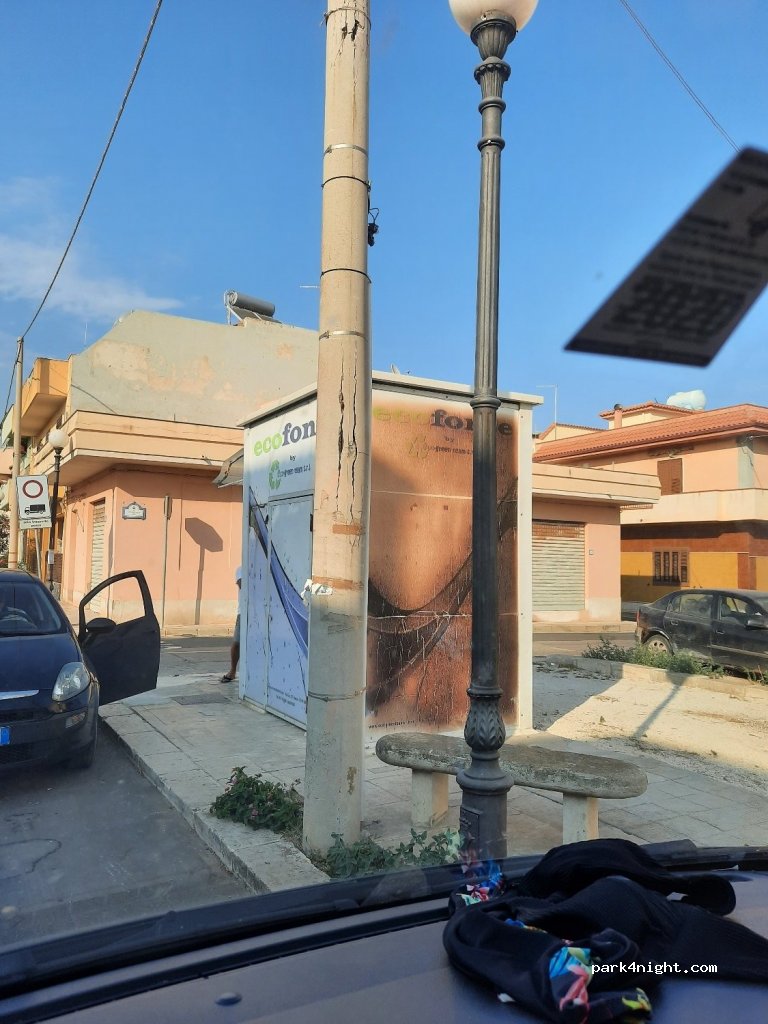 (96010) Maucini - Unnamed Road — foto