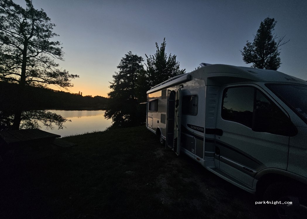 (03250) Le Mayet-de-Montagne - — foto 3