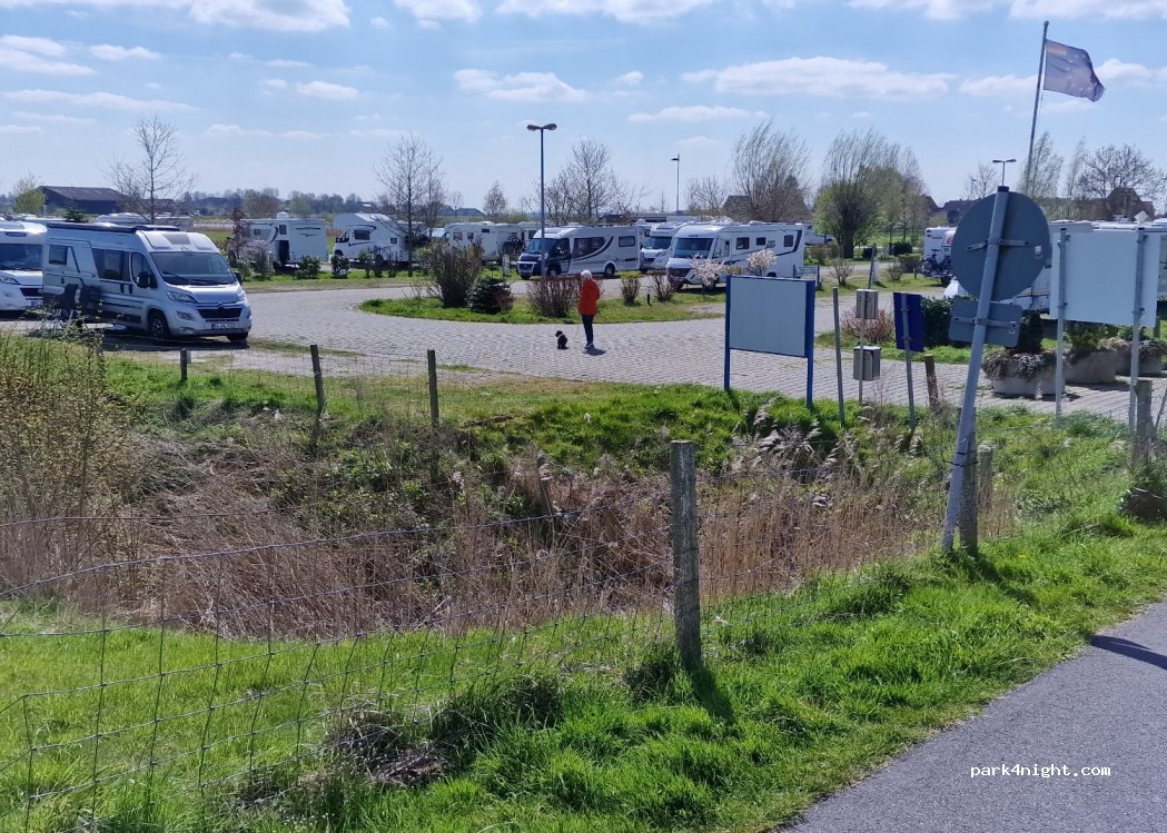 Reisemobilhafen am Deich — foto 3