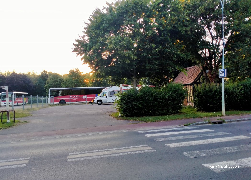 (61120) Vimoutiers - Rue du Docteur Dentu — foto 4