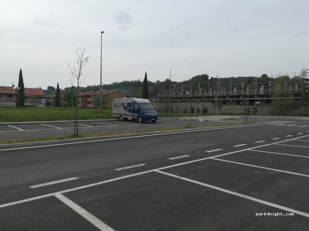 (53036) Staggia - 60 Piazza delle Provincie — foto