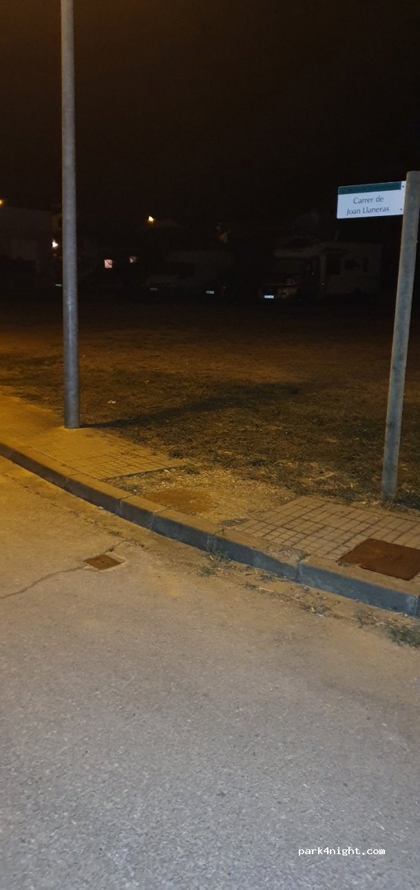 (17855) Montagut - 15 Avinguda Garrotxa — foto