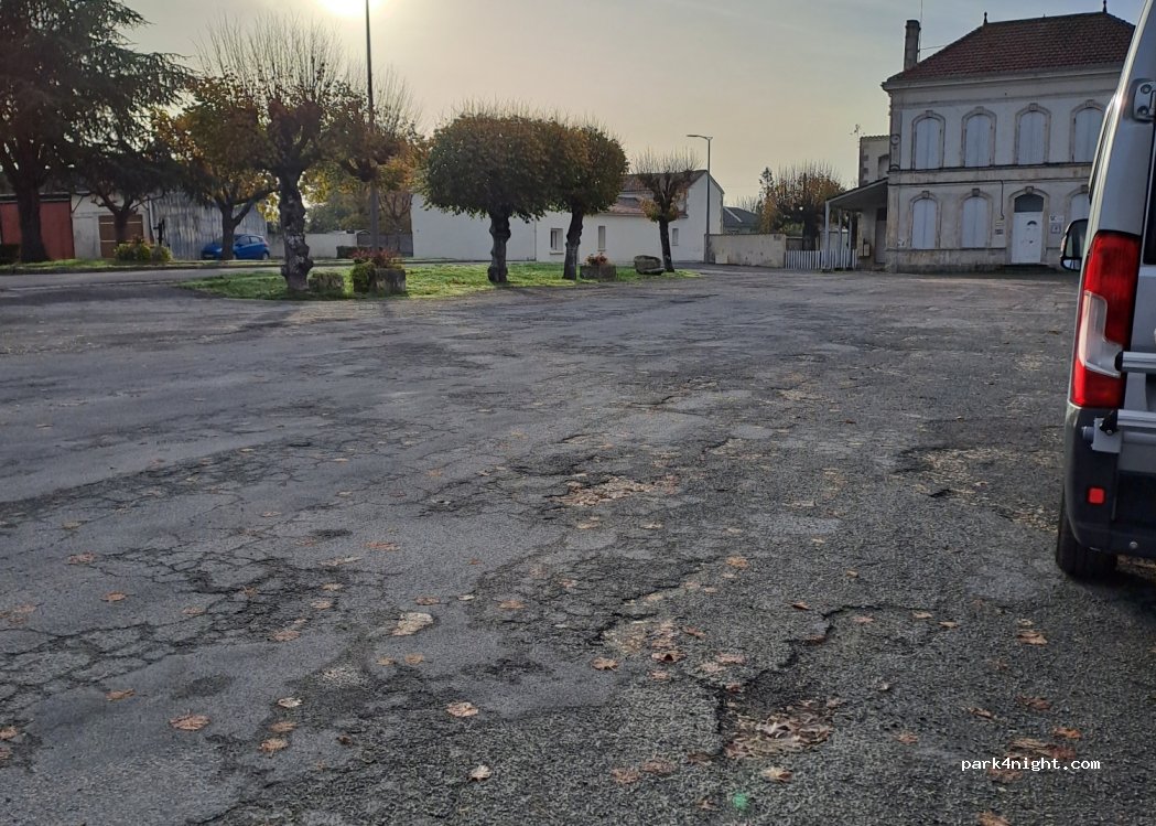 (17770) Saint-Hilaire-de-Villefranche - 19 Avenue de Cognac — foto