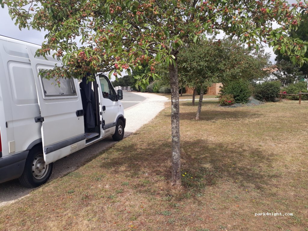 (17230) Charron - 2 Rue du Pertuis — foto