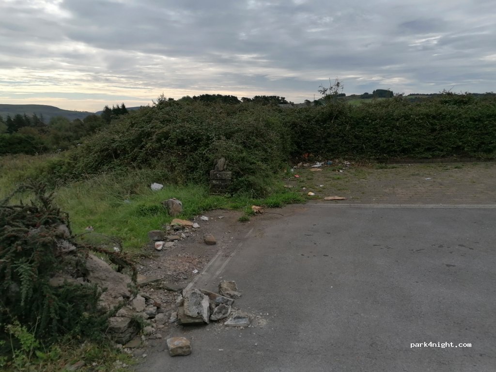 (CF43 3PT) near Ystrad, B4512 - St Mary's Shrine Car Park, Penrhys Road — foto 2