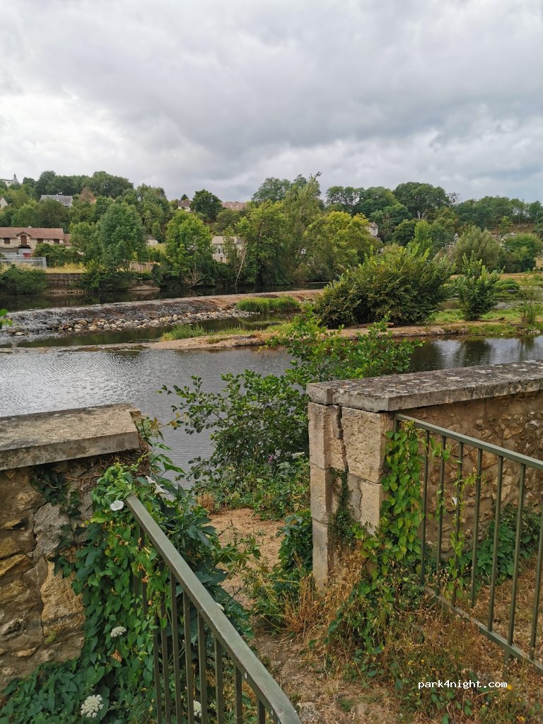 (36200) Argenton-sur-Creuse - 57 Rue Jean Jacques Rousseau — foto 2