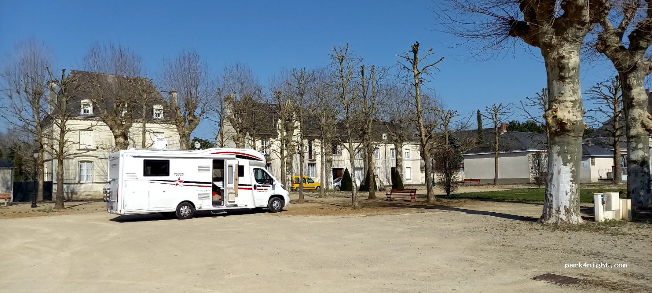 (86220) Les Ormes - 10 Rue de la Liberté — foto