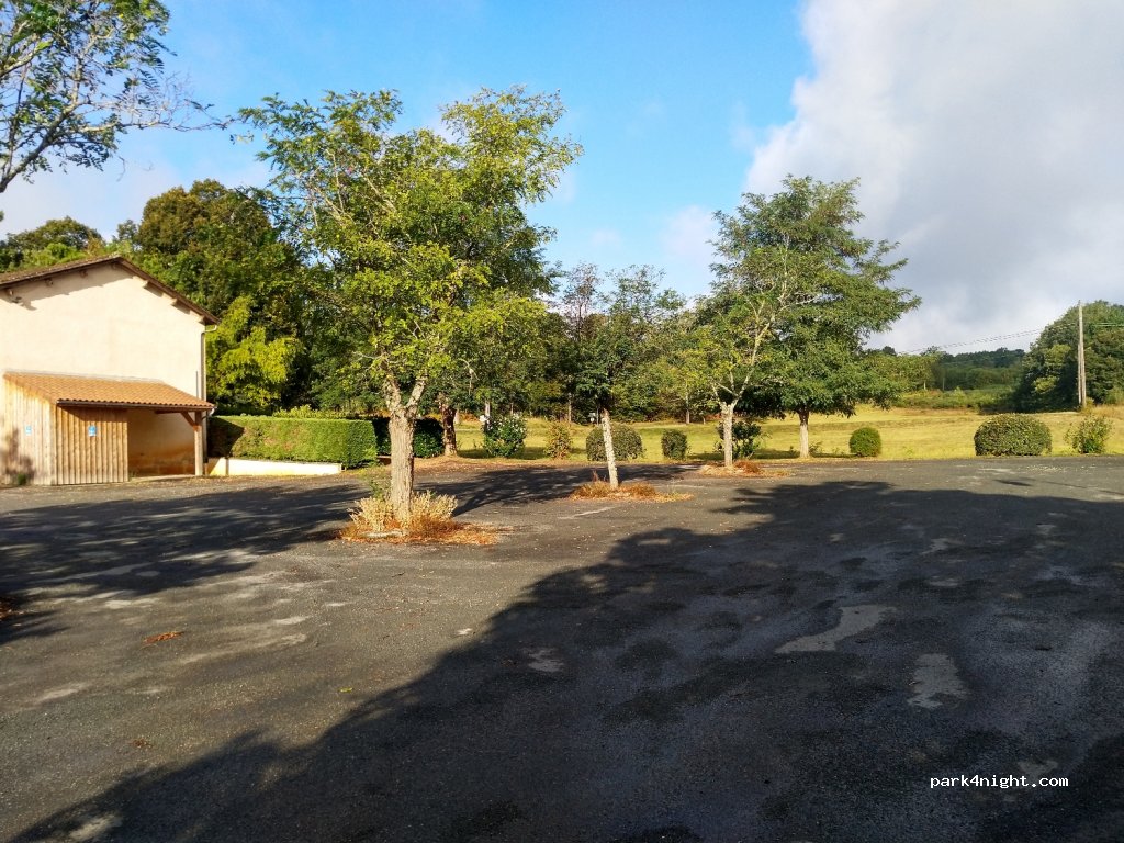 (24260) Saint-Avit-de-Vialard - — foto