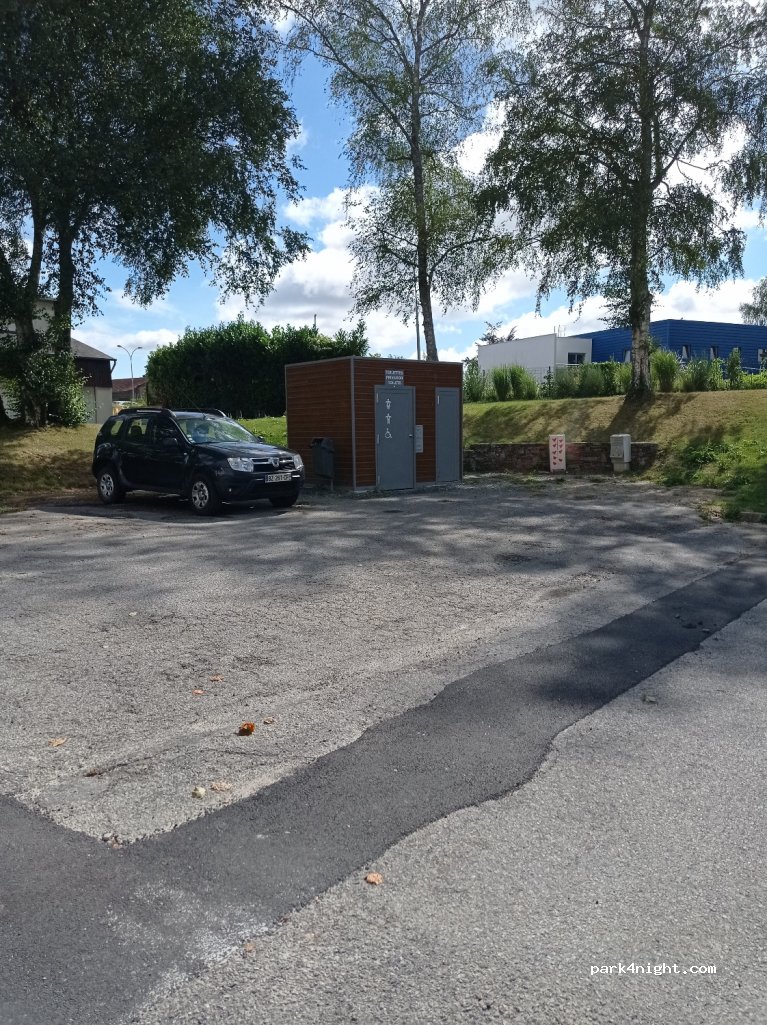 (29270) Carhaix-Plouguer - 13 Rue Henri Leclerc — foto