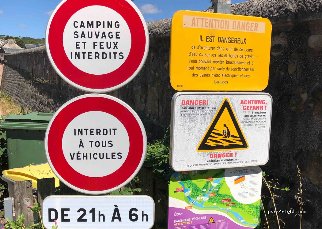 (12500) Saint-Côme-d'Olt - 3 Place du Relais — foto