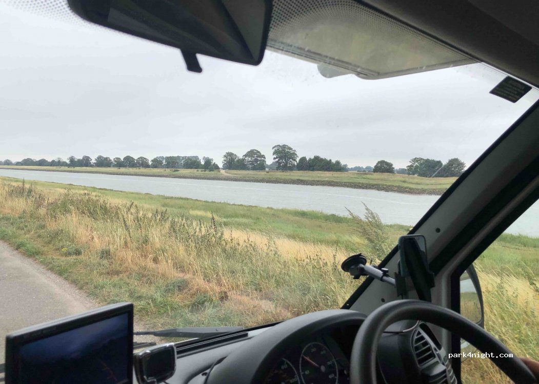 (PE12 9QJ) Spalding - East Bank — foto