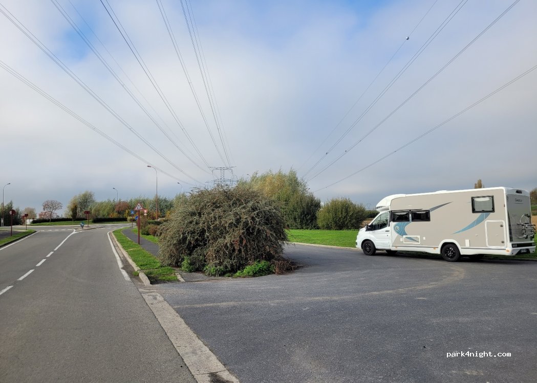 (59141) Iwuy - Zone Industrielle du Val de Calvigny — foto 3