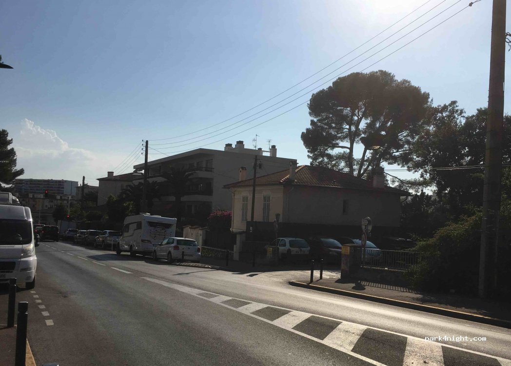 (06400) Cannes - 6 Avenue des Coteaux — foto 3