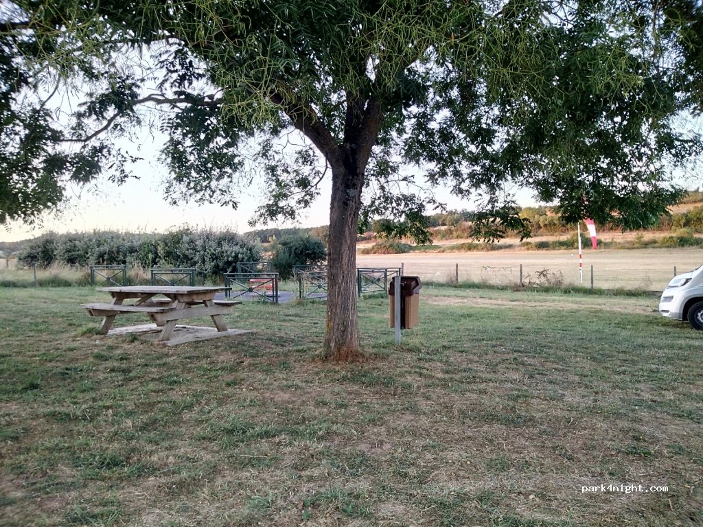 (12200) Villefranche-de-Rouergue - 654 Rue Roger Cavaignac — foto