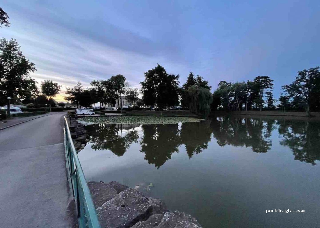 Castel Camping du Château de l'Epervière***** — foto