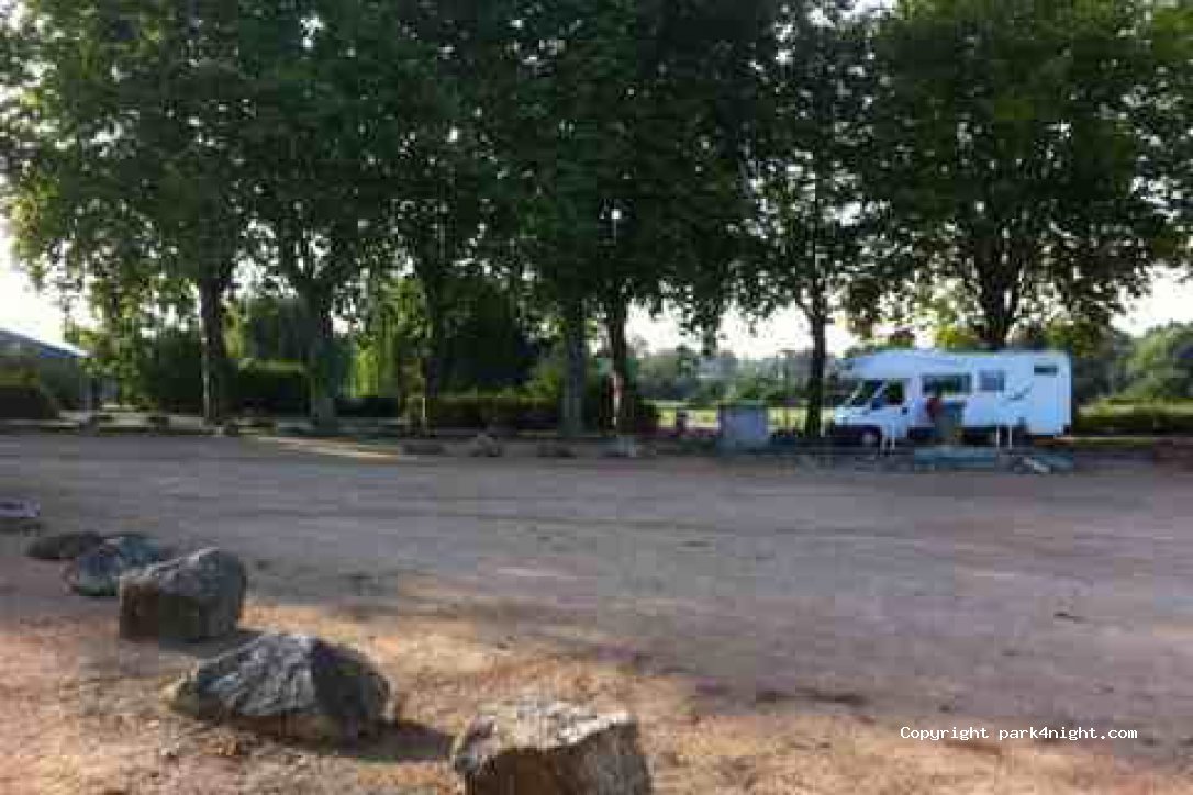 (03600) Commentry - 15-21 Rue des Platanes — foto