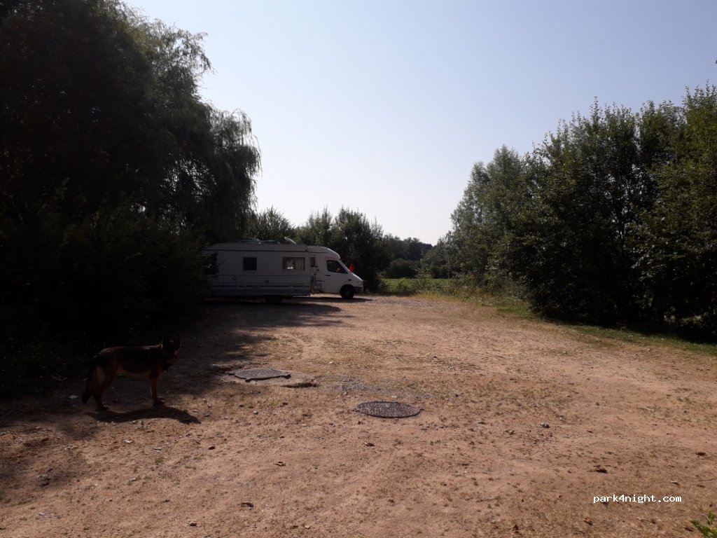 (03600) Commentry - 15-21 Rue des Platanes — foto 2