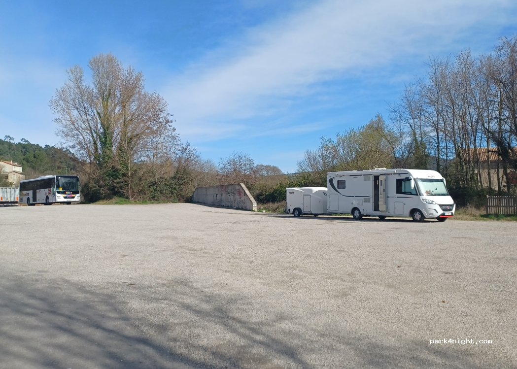 (30500) Saint-Ambroix - Allée de la Gare — foto 2