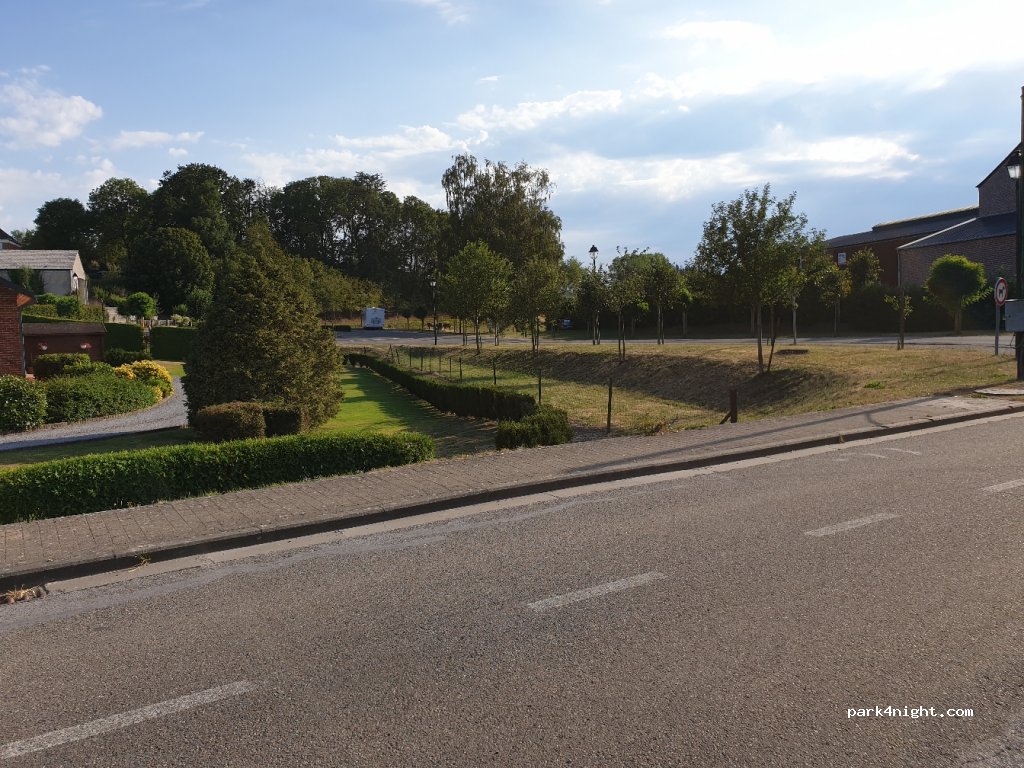 (6440) Froidchapelle - 5 Rue de la Station — foto