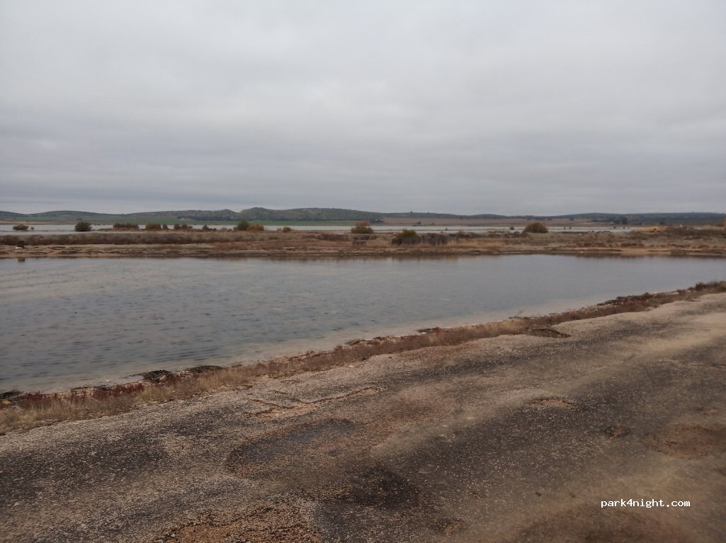 (02692) Pétrola - Unnamed Road — foto 2