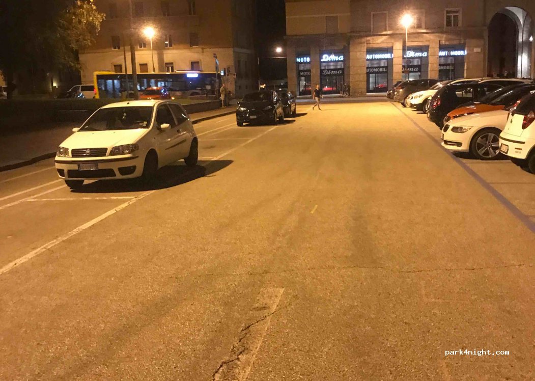 (39100) Bozen - 29 Siegesplatz — foto
