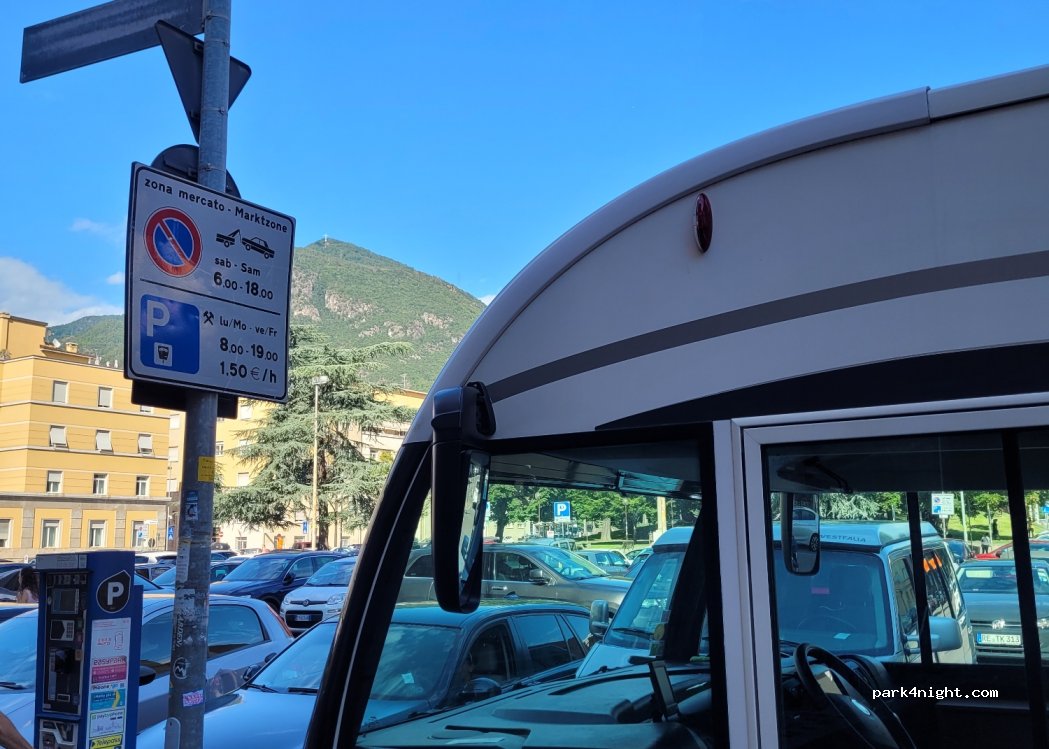 (39100) Bozen - 29 Siegesplatz — foto 2