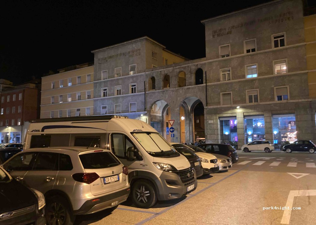 (39100) Bozen - 29 Siegesplatz — foto 3