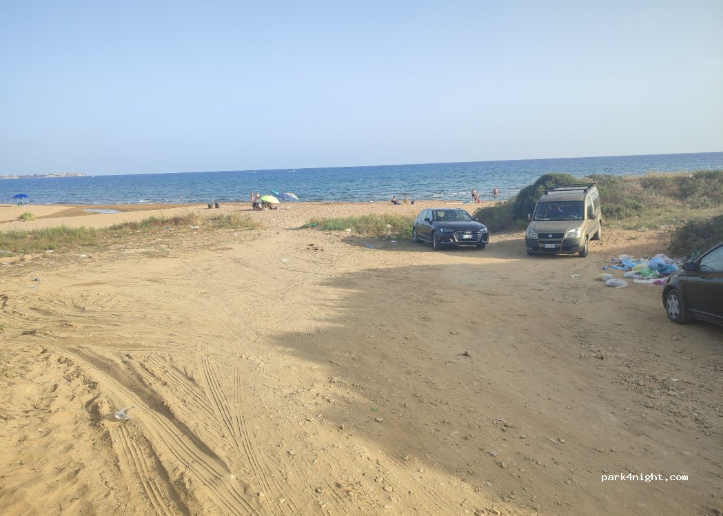(88841) Isola di Capo Rizzuto - Unnamed Road — foto 4