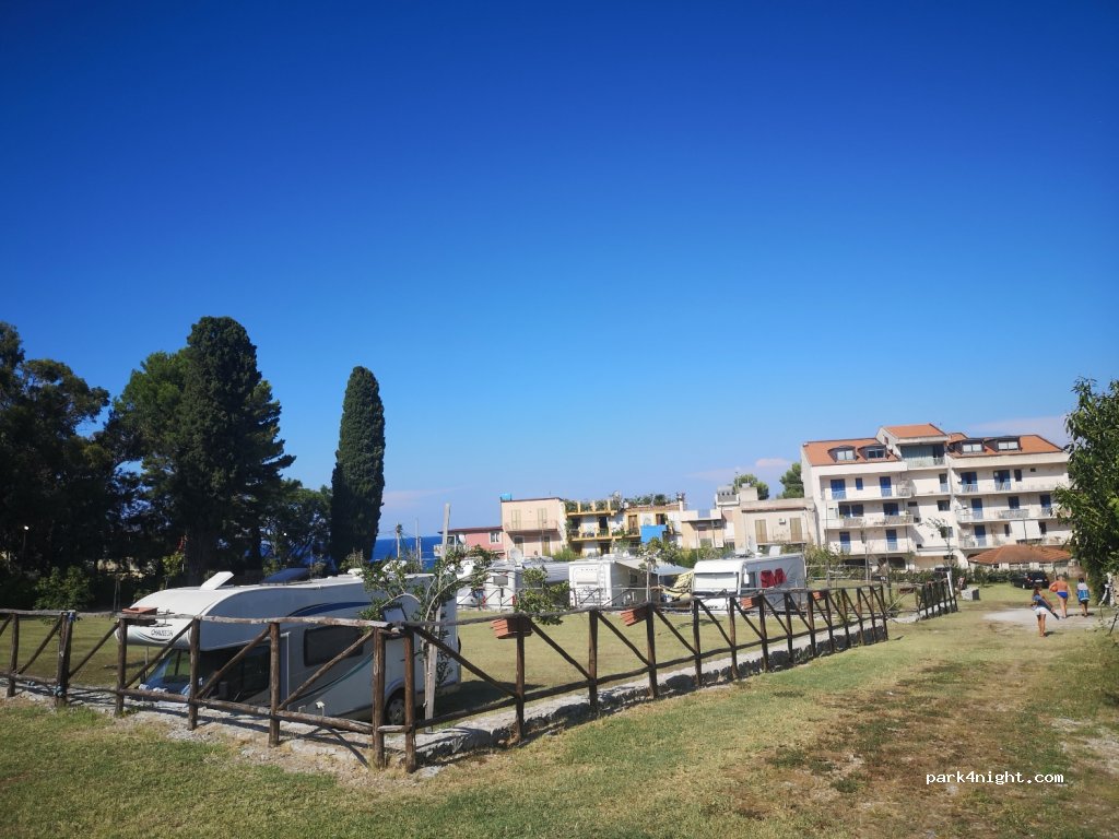 Area Sosta CAMPER Villa Pisani — foto