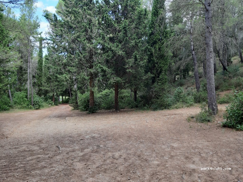 (11700) Douzens - Unnamed Road — foto