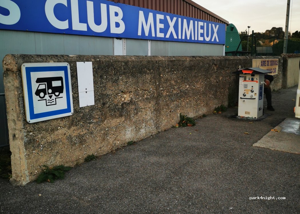(01800) Meximieux - 11 Rue des Stades — foto 3