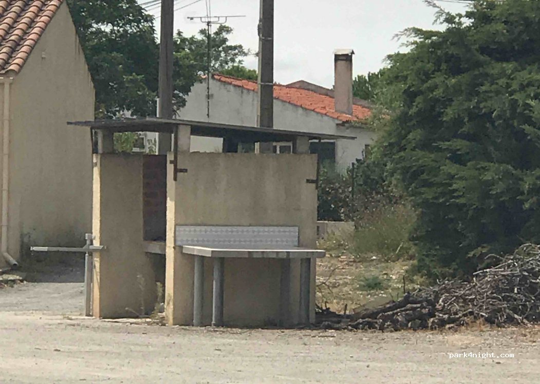 (11200) Roubia - 8 Avenue des Loisirs — foto