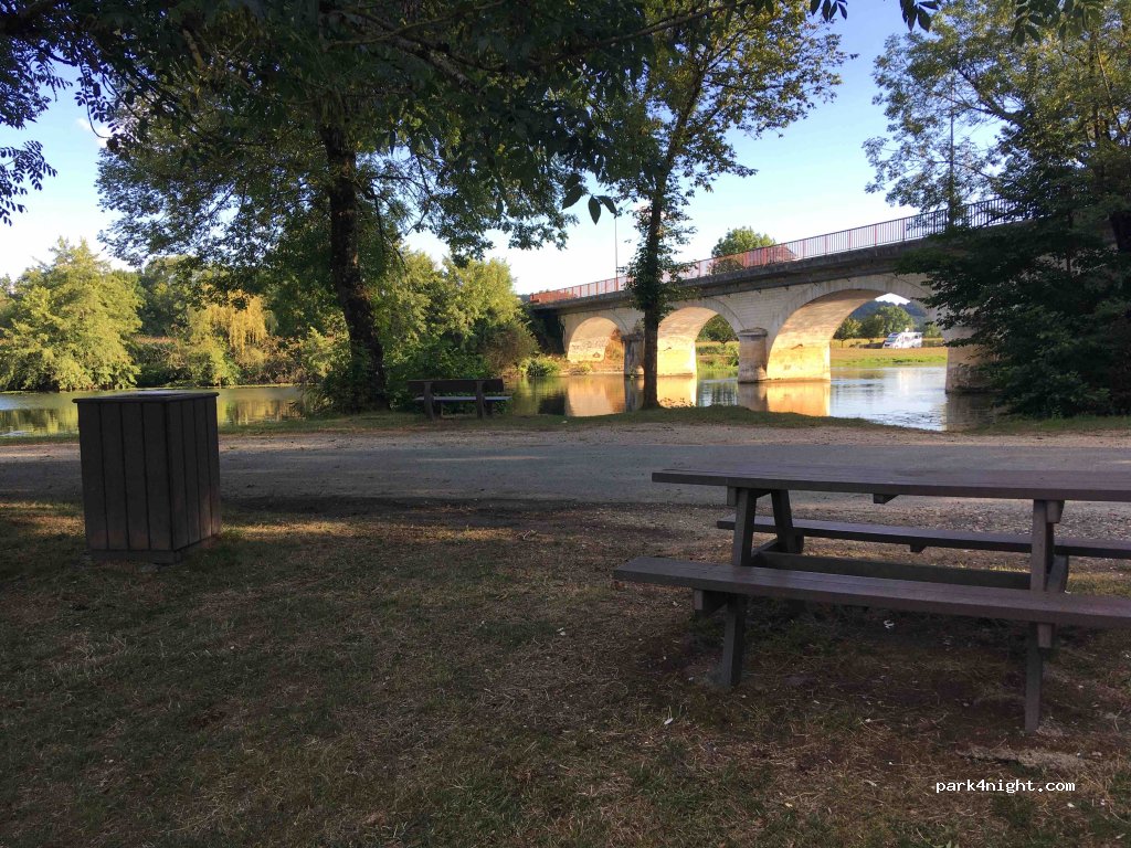 (24110) Saint-Léon-sur-l'Isle - 3 D41E2 — foto