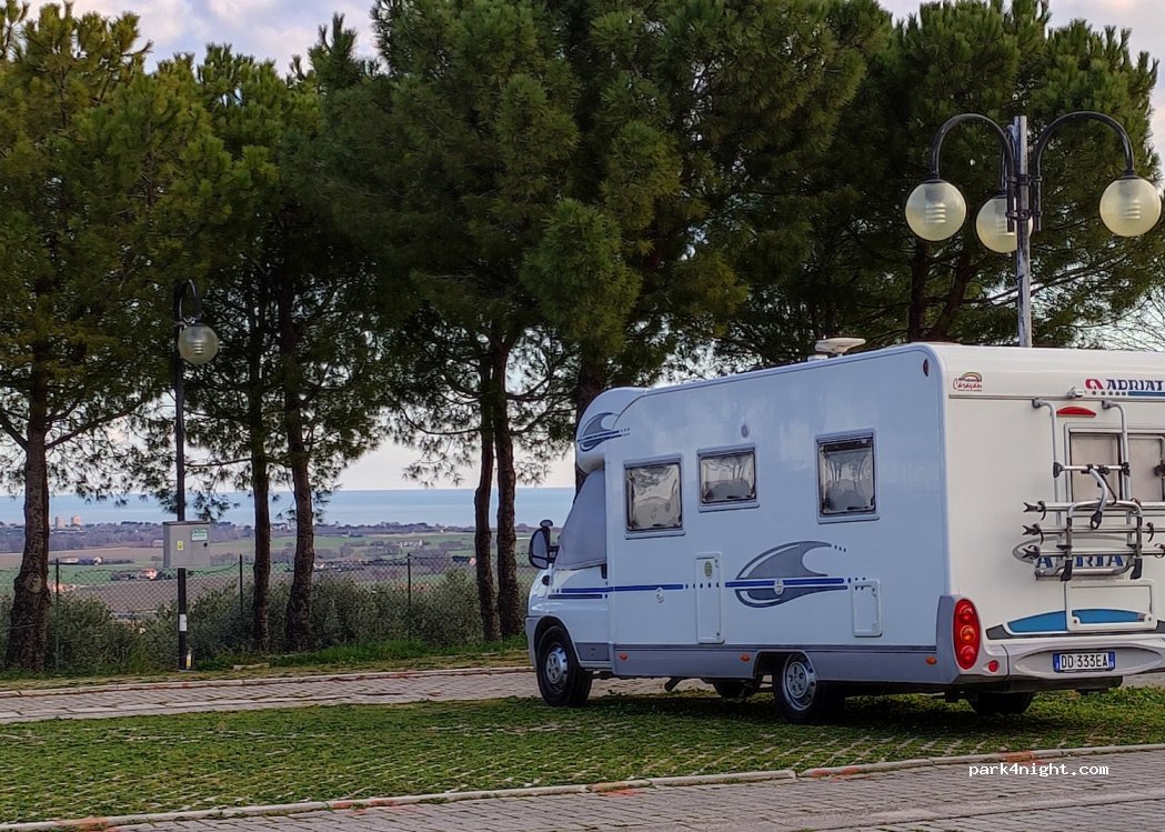 Area sosta Camper — foto 3