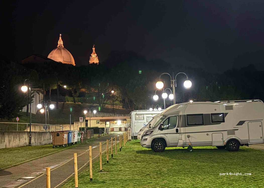 Area sosta Camper — foto 5