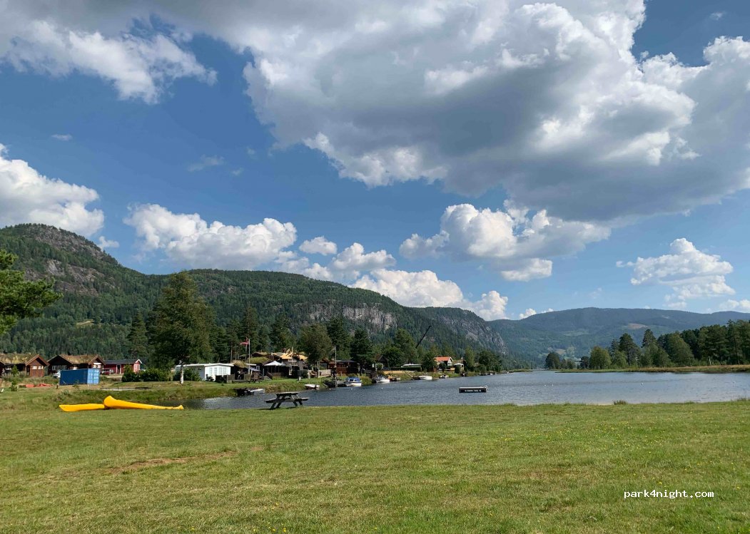 Reiårfossen camping — foto