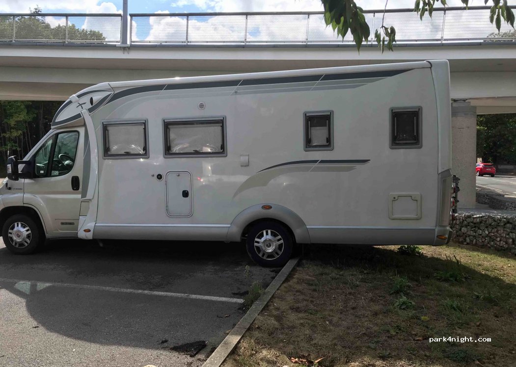 (60000) Beauvais - 2 Rue Jean Baptiste Oudry — foto