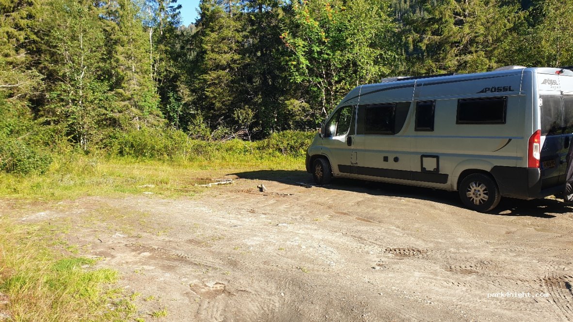 (7170)  - Primær Fylkesveg 715 — foto