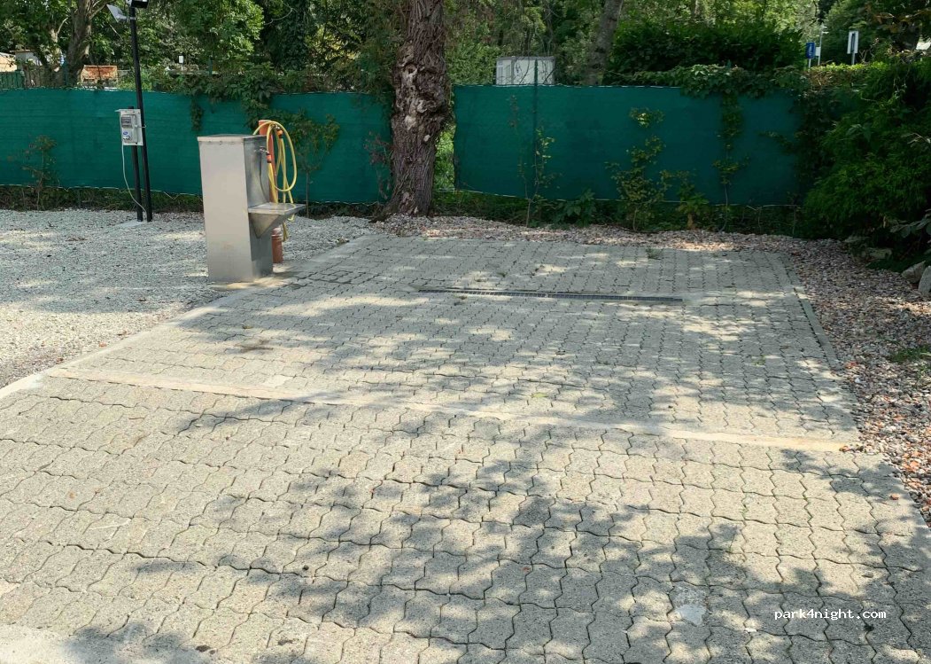 AgriCampeggio Lago Maggiore RANCO Area sosta Sass Cavalasc — foto 2