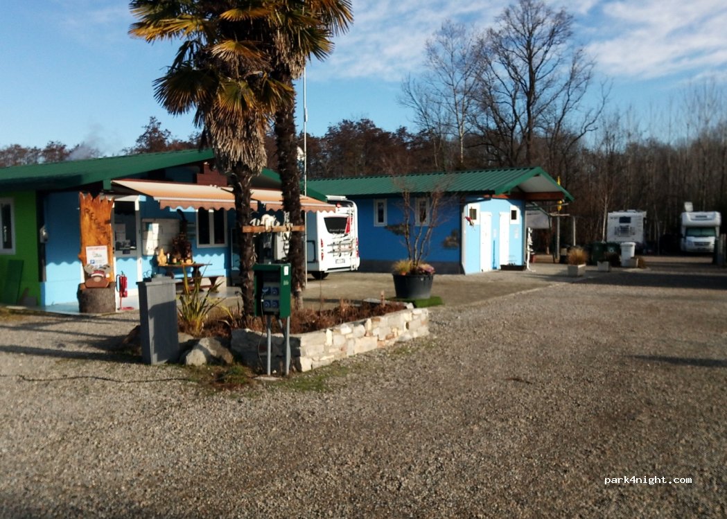 AgriCampeggio Lago Maggiore RANCO Area sosta Sass Cavalasc — foto 3