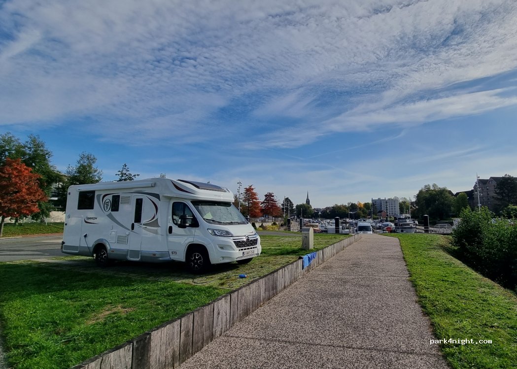 (59330) Hautmont - 8 Boulevard de l'Écluse — foto 2