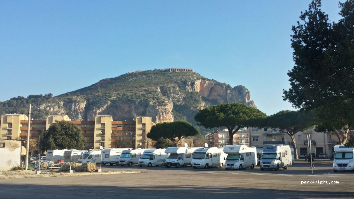 (04019) Terracina - Via Amerigo Vespucci — foto